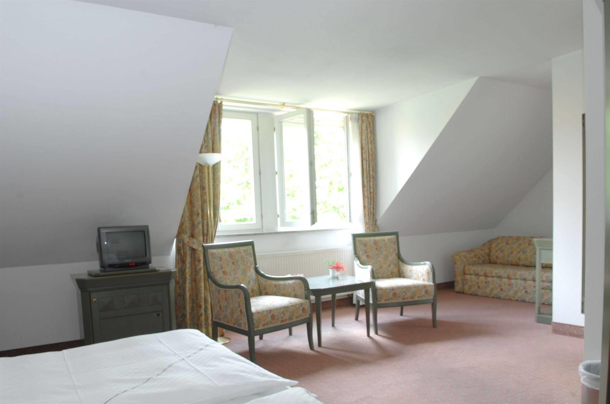 Hotel Gasthof Der Krug Stegaurach Exterior foto